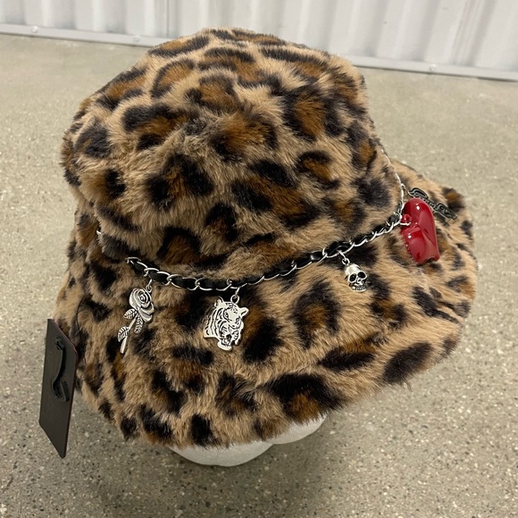 Ed Hardy Accessories - NWT Ed Hardy Love Kills Cheetah Print Faux Fur Bucket Hat w/ Charms